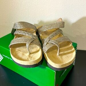 Brand new white mountain footbeds sandals